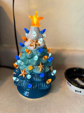 Lighted Glass Christmas Tree Decor, Blue & Orange sea shell ceramic AA battery